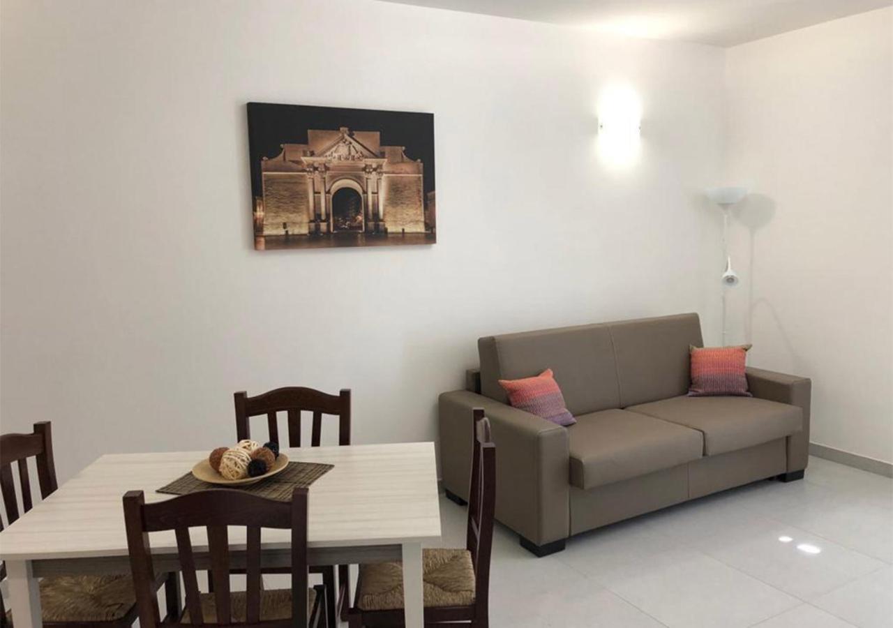 3G Baroque Apartments เลชเช ภายนอก รูปภาพ