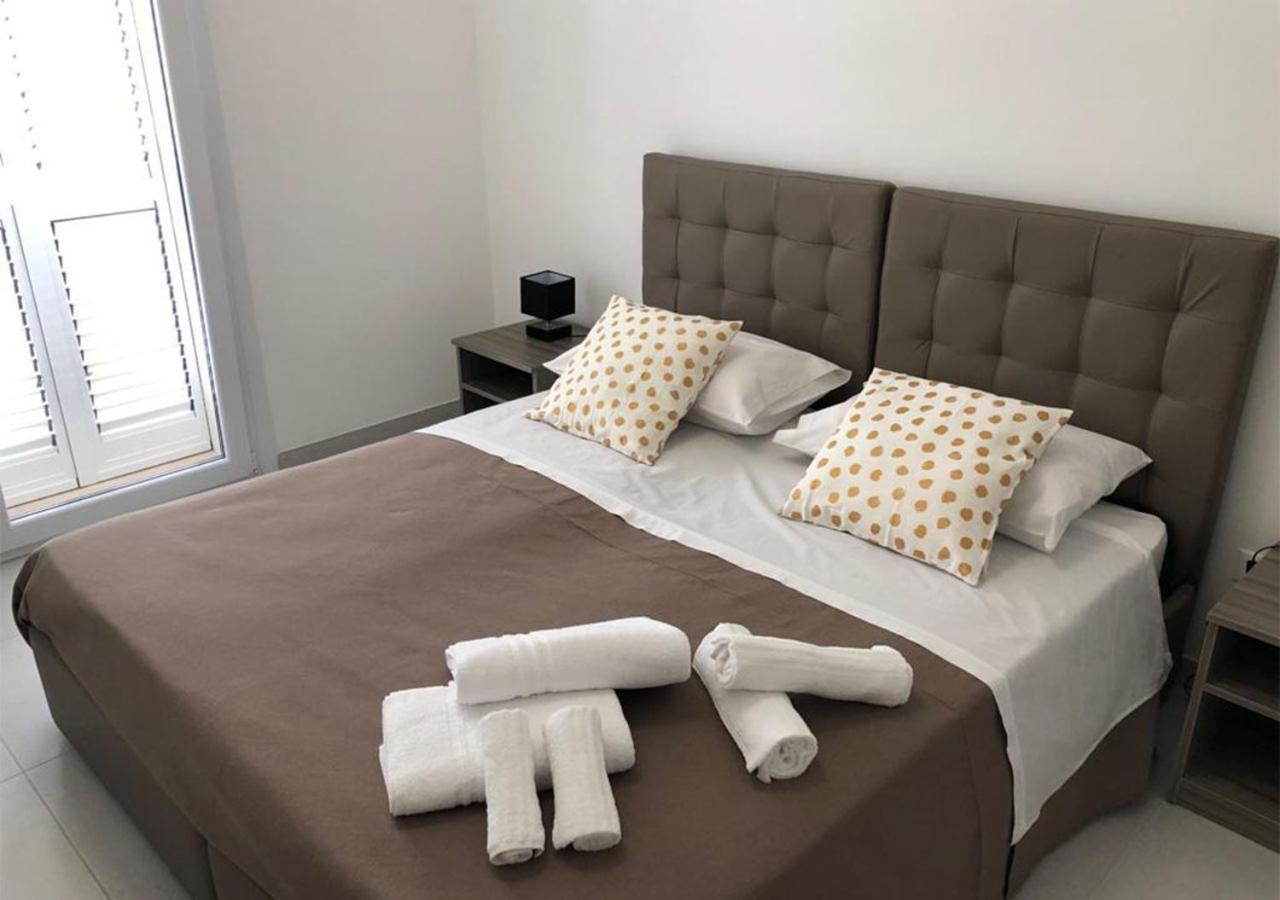 3G Baroque Apartments เลชเช ภายนอก รูปภาพ